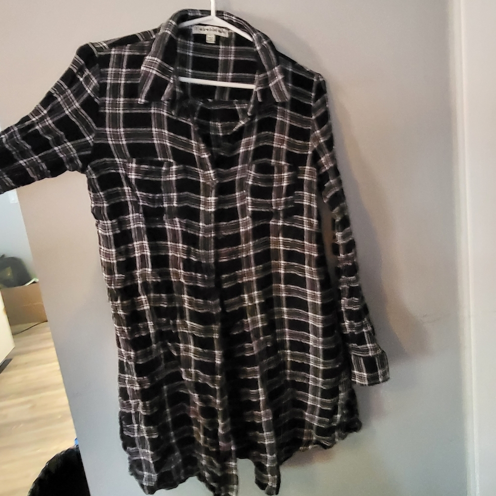 Women's size large black and white plaid top